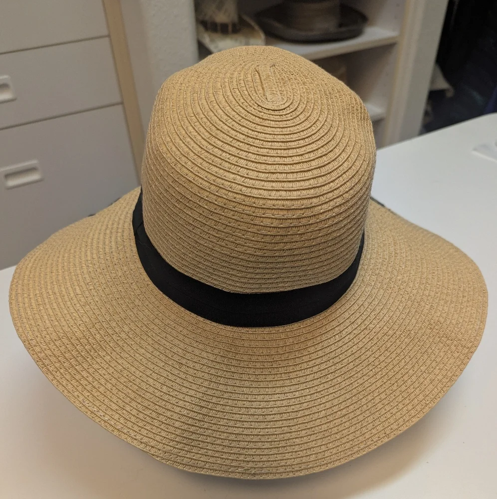 C. C EXCLUSIVES Woven 'hello sunshine' Sun Hat